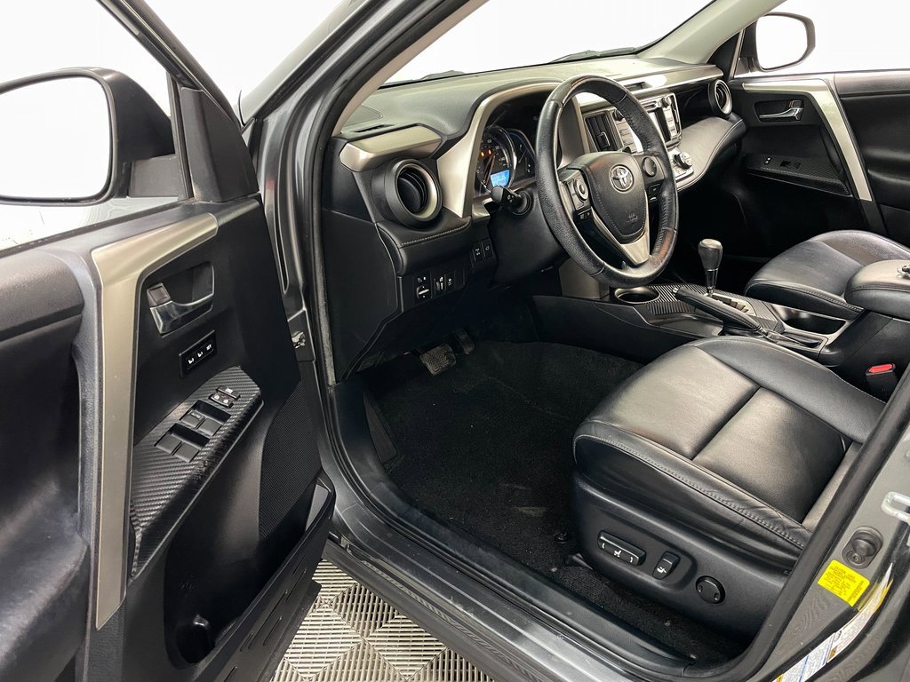 Used 2014 Toyota RAV4 Limited image 20