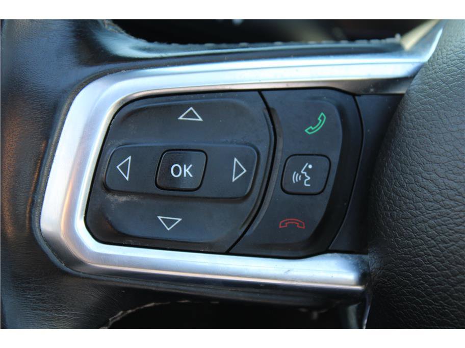 Used 2018 Jeep Wrangler Unlimited Sahara w/ Uconnect 4C Nav & Sound Group image 22