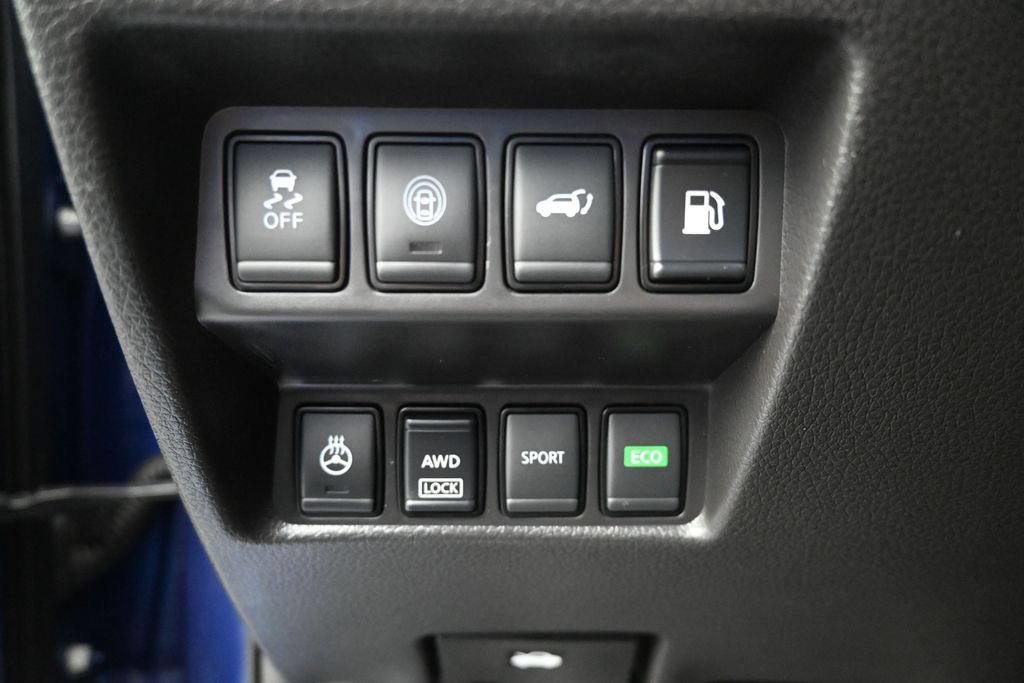Used 2018 Nissan Rogue SL w/ Premium Package AWD/4WD image 18