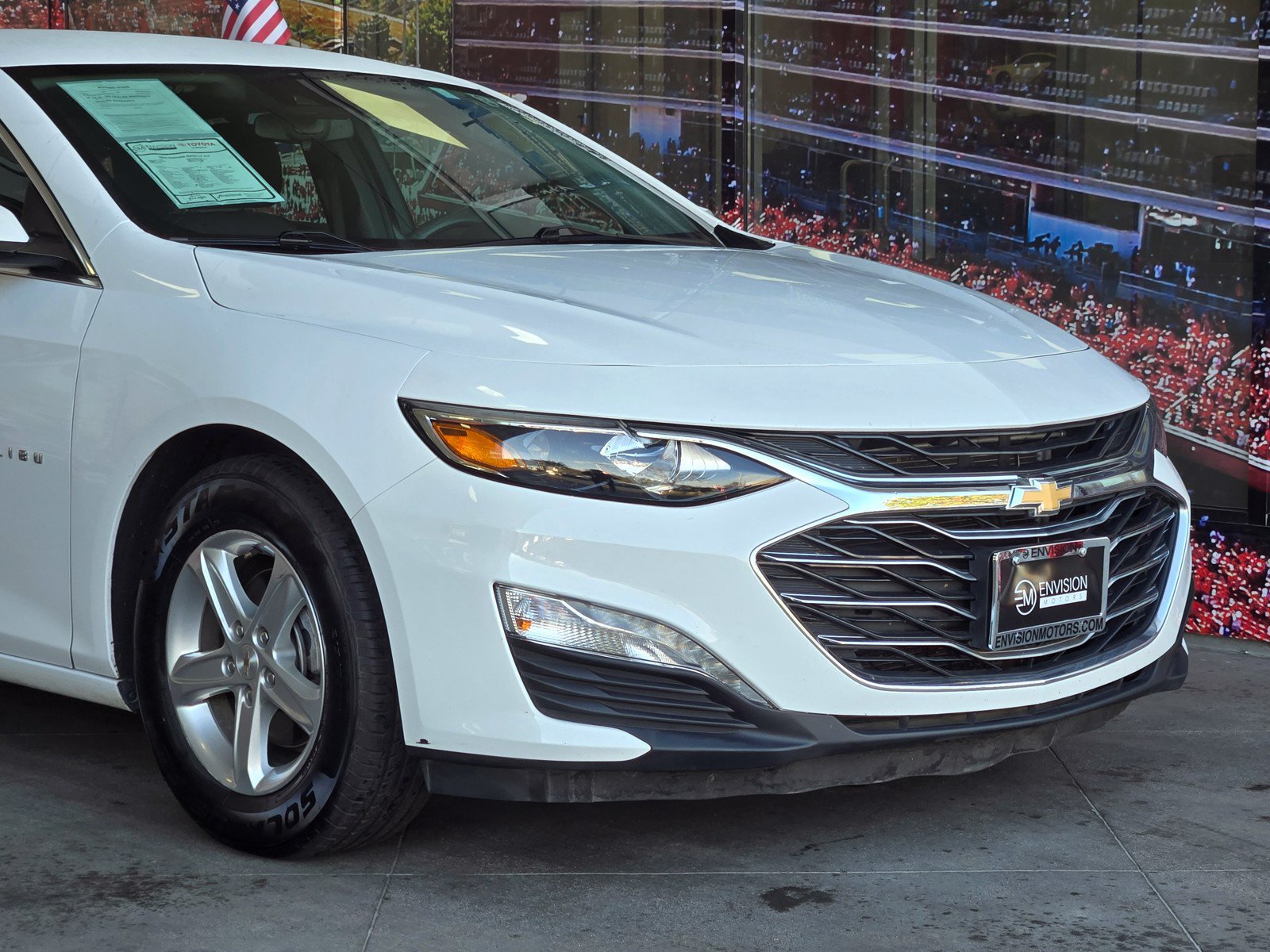 Used 2024 Chevrolet Malibu LT FWD image 2