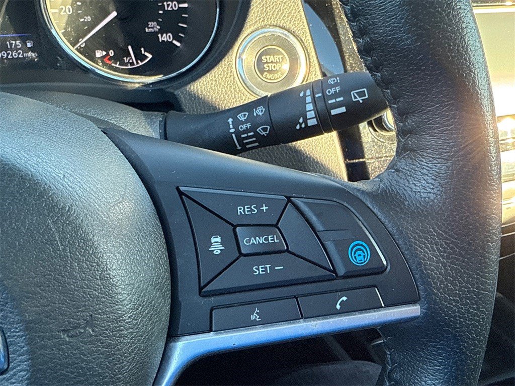 Used 2019 Nissan Rogue SL w/ Premium Package image 23