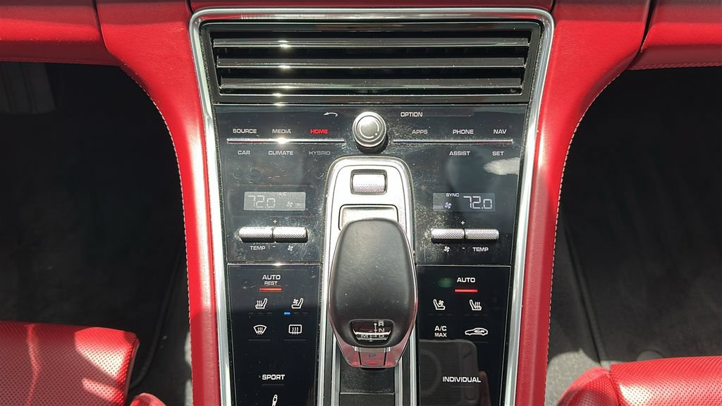 Used 2018 Porsche Panamera 4S AWD/4WD image 30