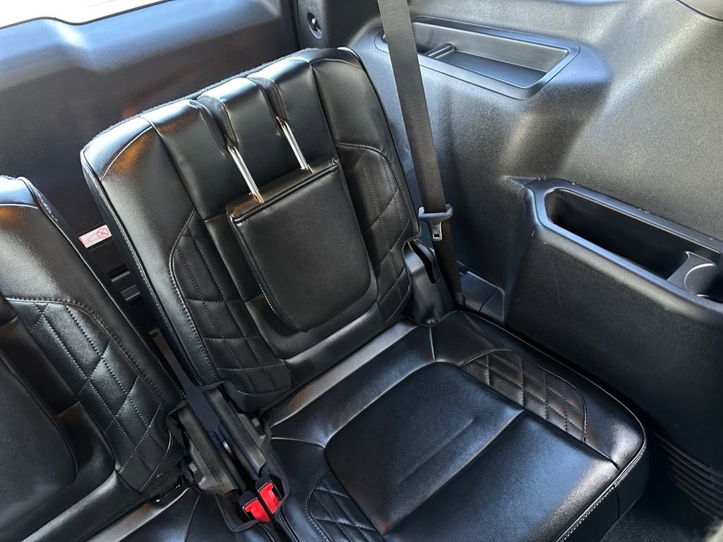 Used 2017 Ford Explorer Platinum image 37