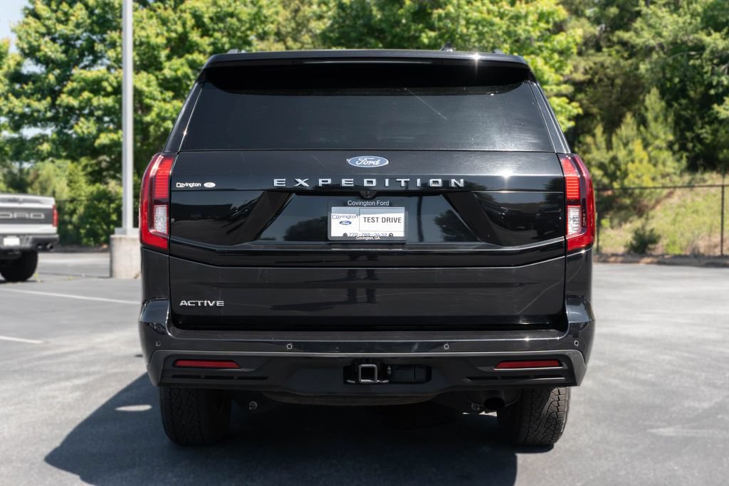Used 2025 Ford Expedition Active RWD image 11