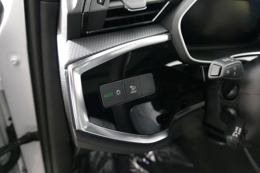 Used 2025 Audi Q3 2.0T Premium image 20