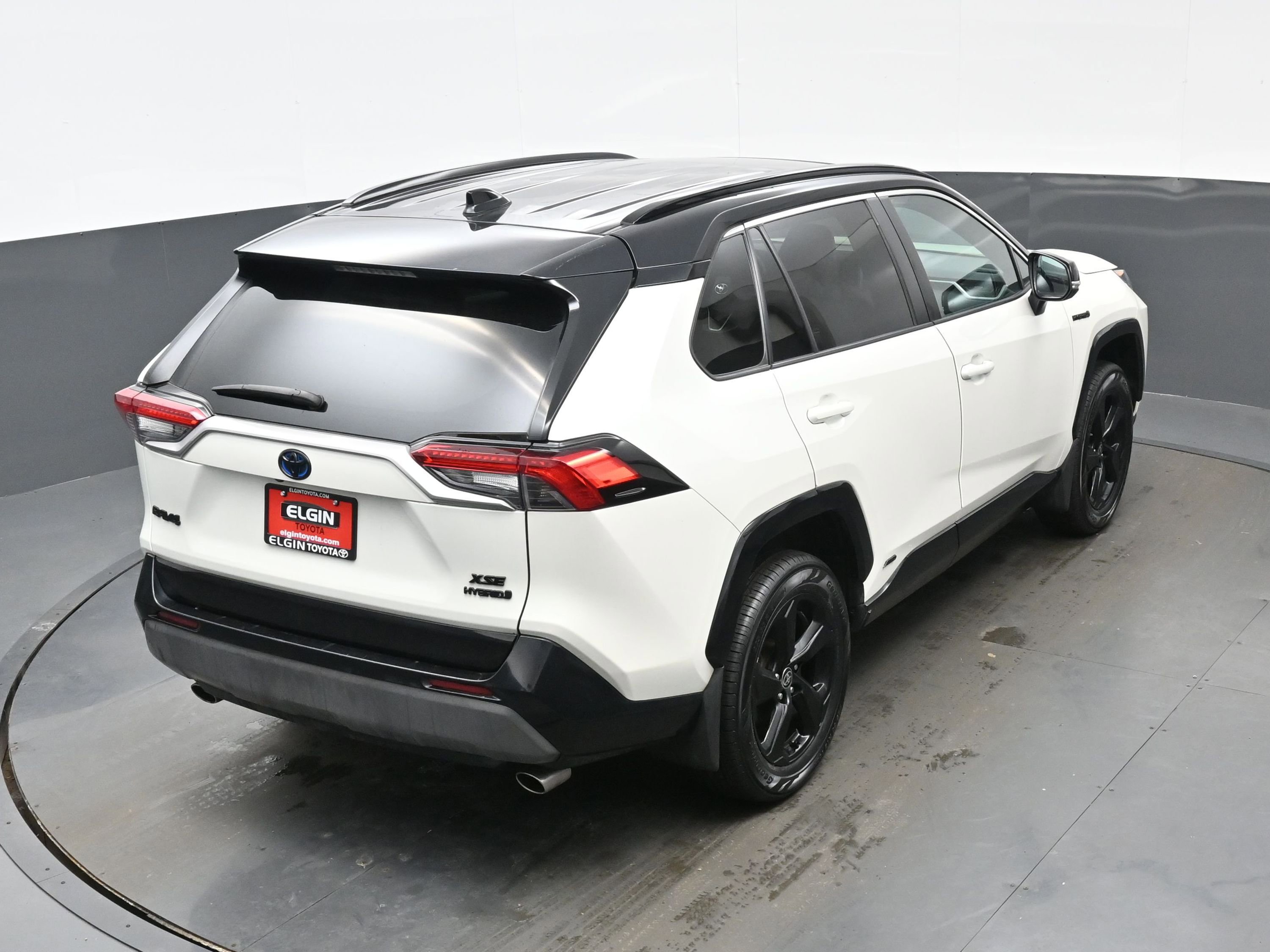 Used 2021 Toyota RAV4 XSE w/ XSE Grade Weather Package image 39