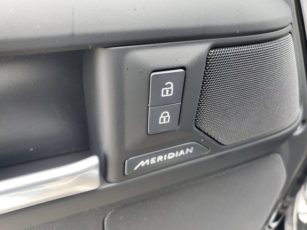 Used 2026 Land Rover Defender 130 S AWD/4WD image 9