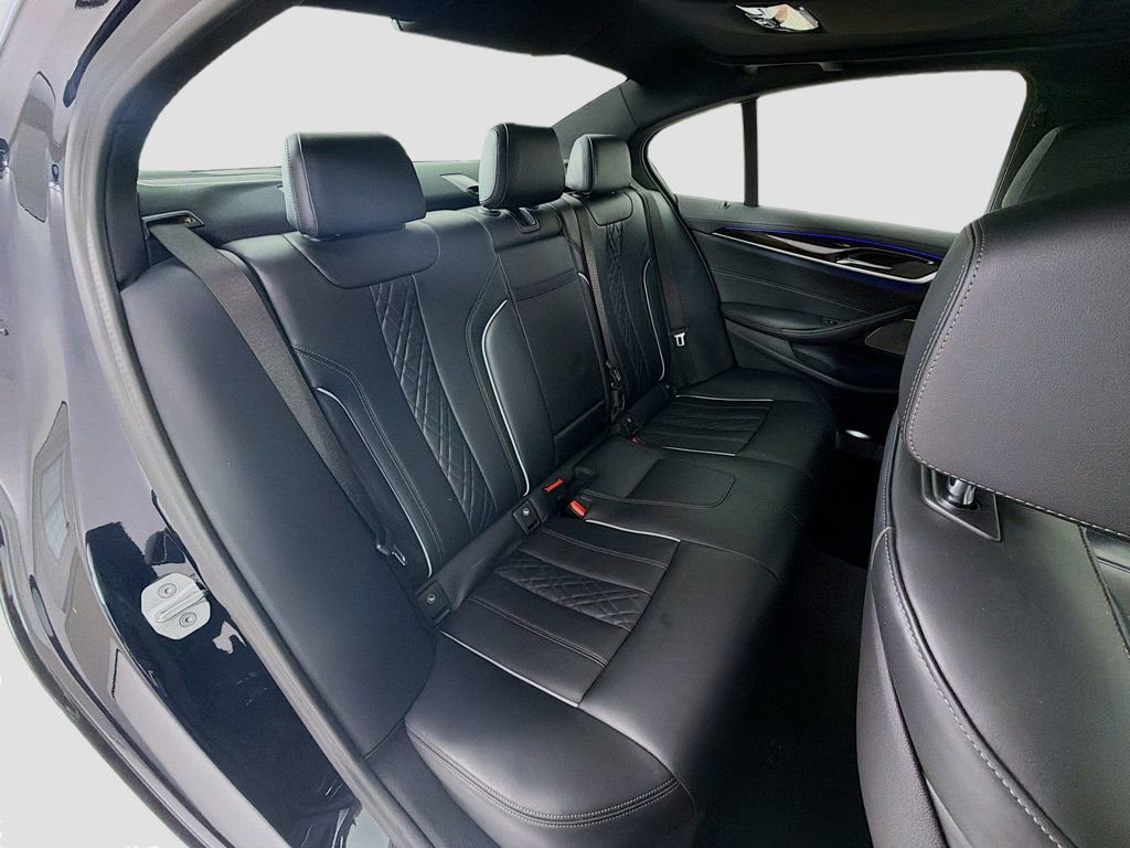 Used 2021 BMW M550i xDrive w/ Premium Package image 30