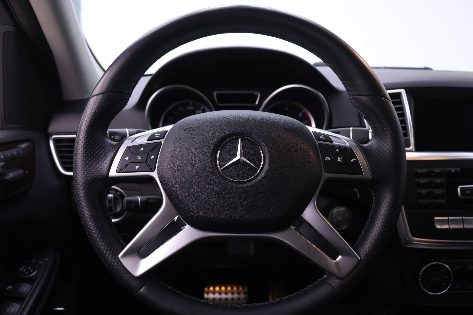 Used 2014 Mercedes-Benz ML 350 BlueTEC 4MATIC image 13