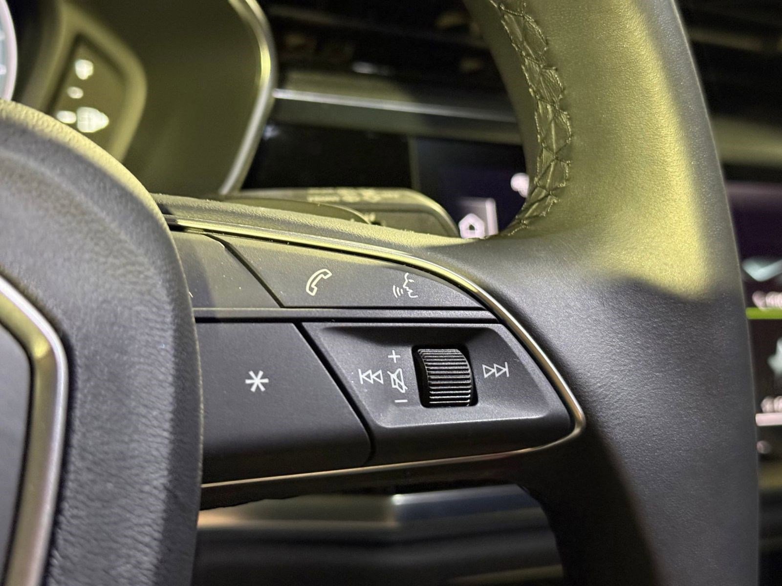 Used 2024 Audi Q3 2.0T Premium Plus w/ Premium Plus Package image 29