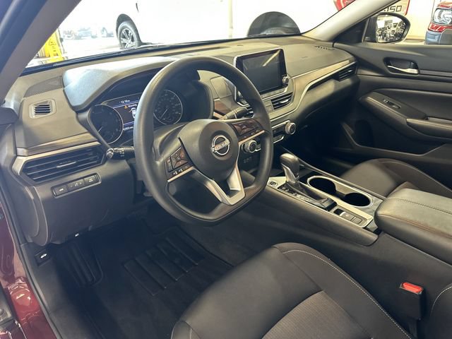 Used 2024 Nissan Altima 2.5 SV AWD/4WD image 23
