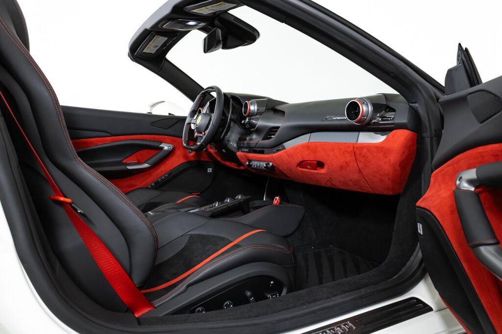 Used 2022 Ferrari F8 Tributo RWD image 34