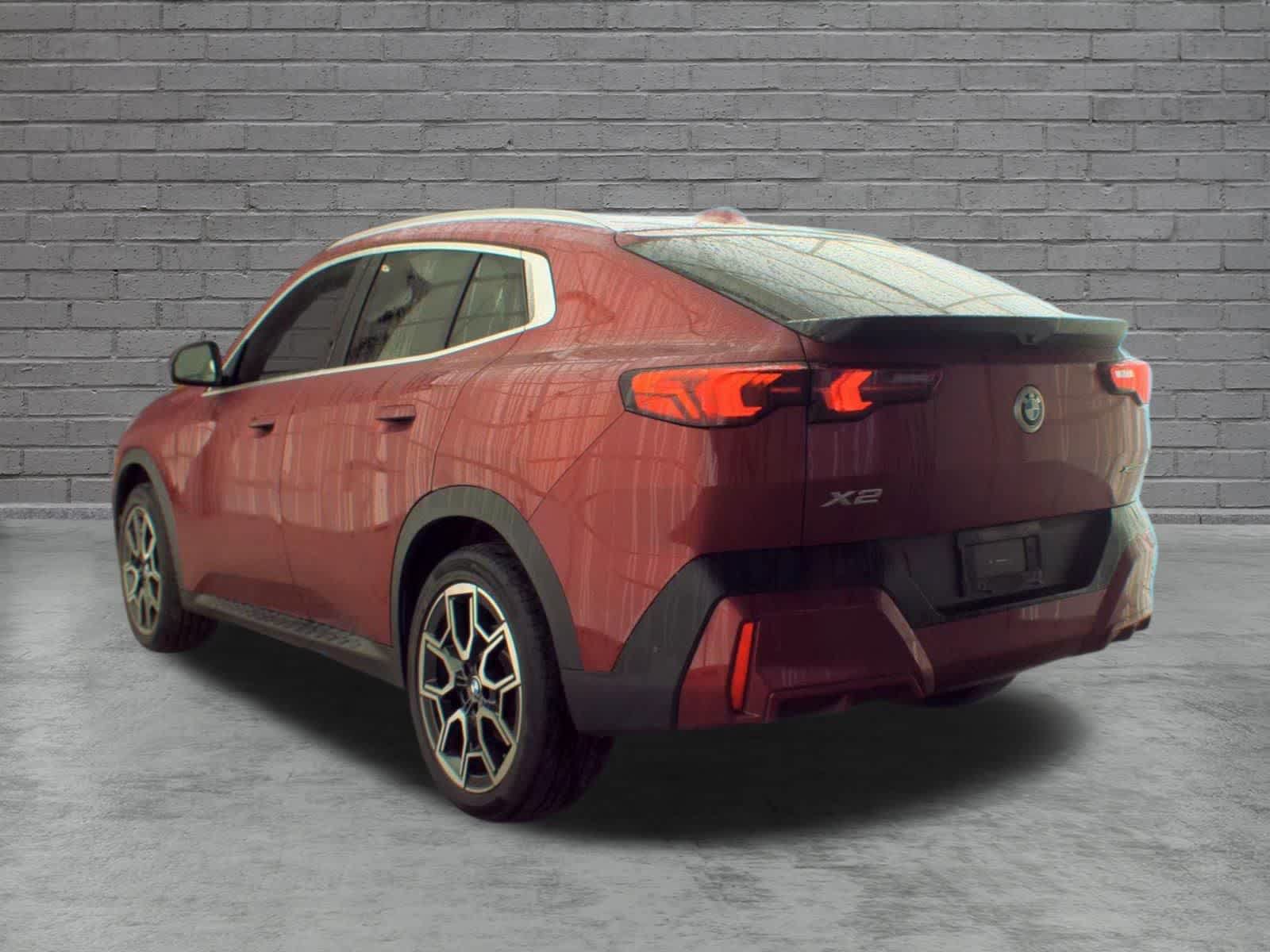 Used 2026 BMW X2 xDrive28i AWD/4WD image 9