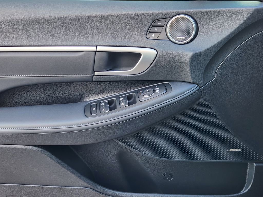 New 2025 Hyundai Sonata Limited FWD image 16