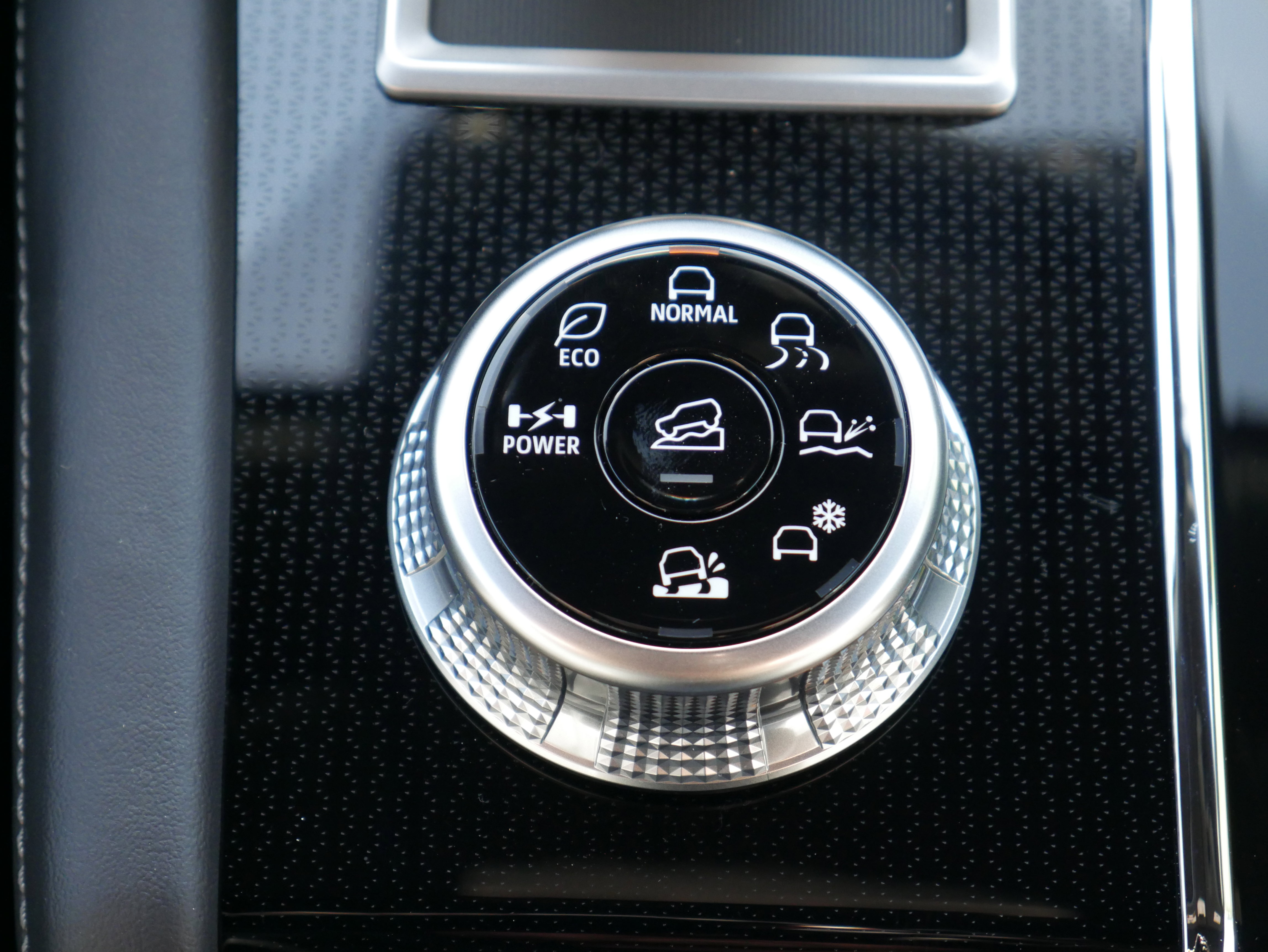 New 2025 Mitsubishi Outlander 4WD Plug-In Hybrid image 23