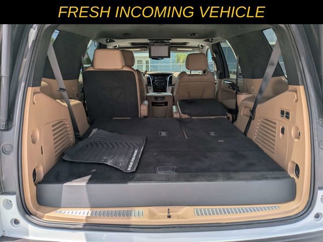 Used 2020 Cadillac Escalade Platinum RWD image 9