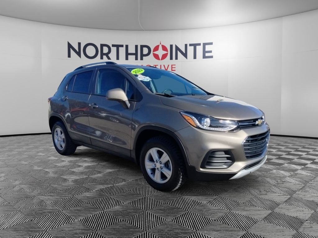 Used 2022 Chevrolet Trax LT w/ LT Convenience Package AWD/4WD image 1