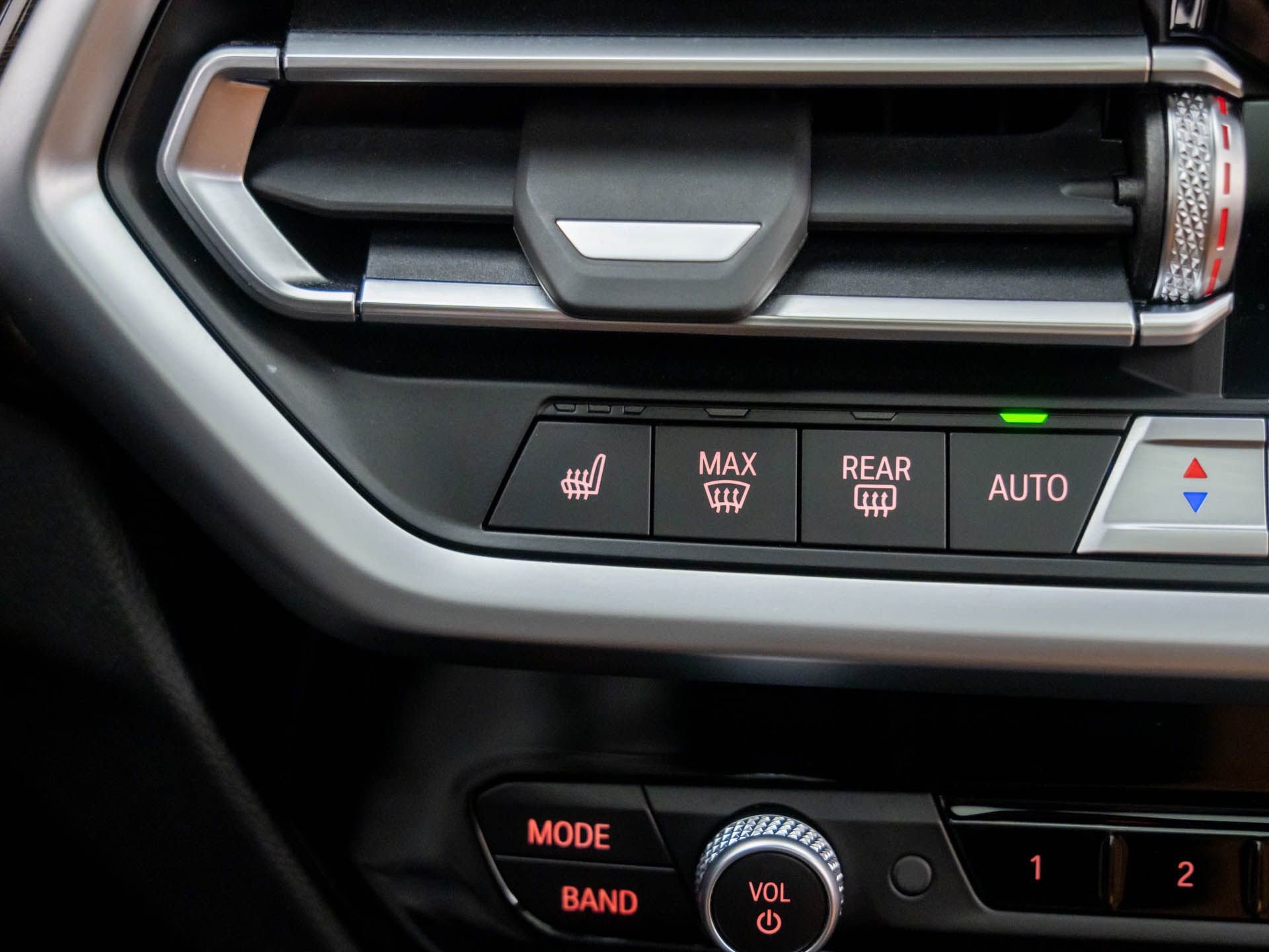 Certified 2024 BMW X3 xDrive30i w/ Premium Package image 28