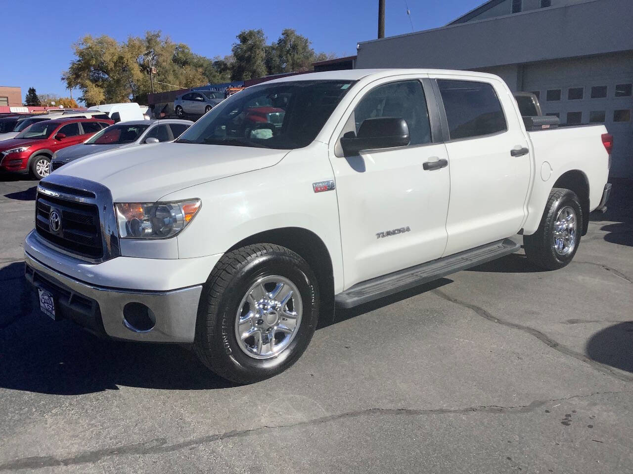 Used 2013 Toyota Tundra Grade 4x4 4dr CrewMax Cab Pick image 2
