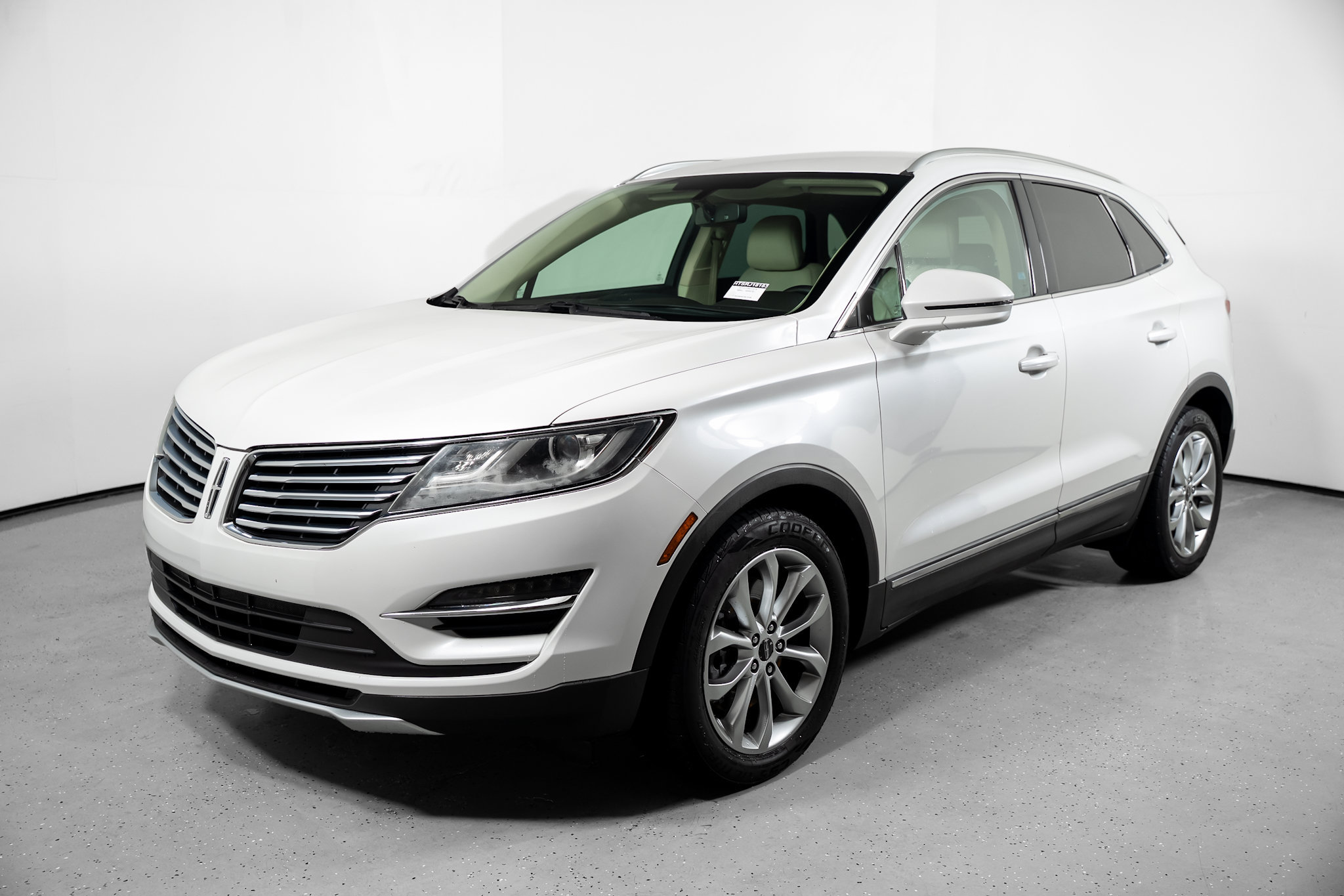 Used 2015 Lincoln MKC FWD w/ Equipment Group 101A Select image 16