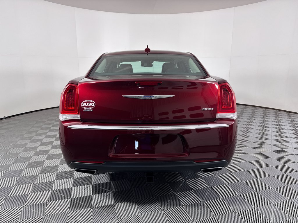 Used 2017 Chrysler 300 Limited w/ Value Package AWD/4WD image 11