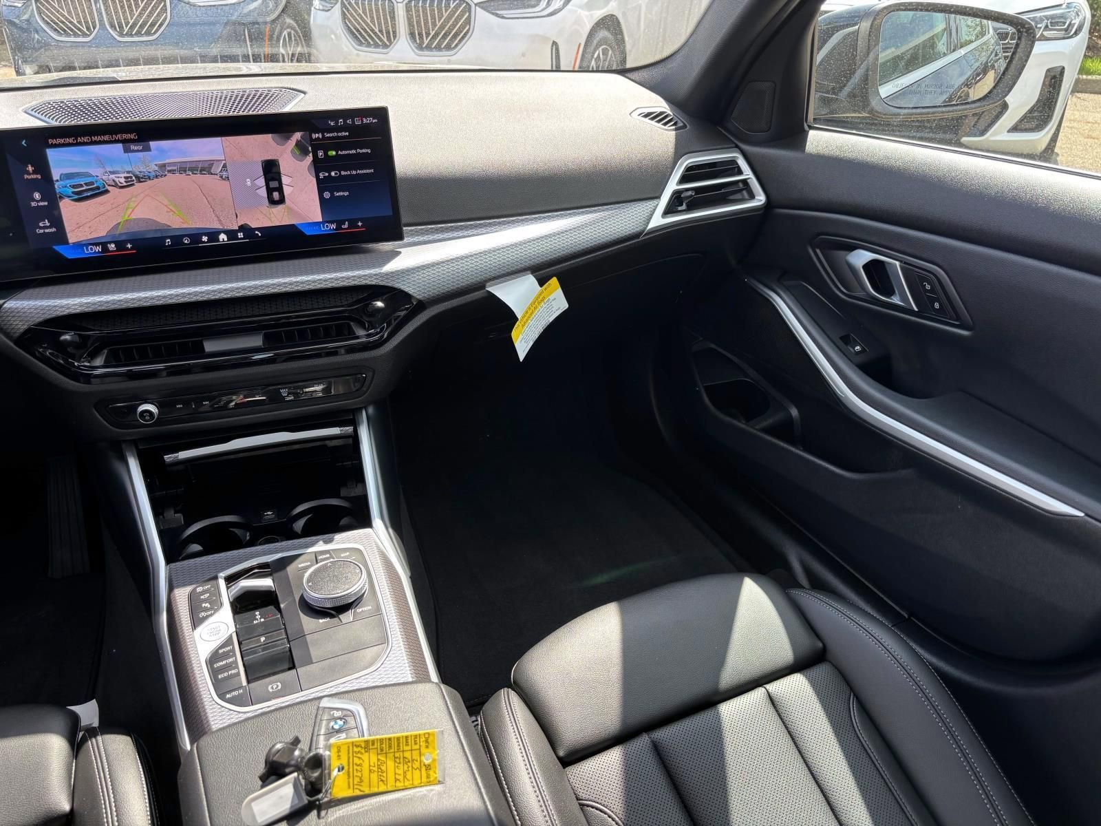 Used 2025 BMW 330i xDrive Sedan AWD/4WD image 32