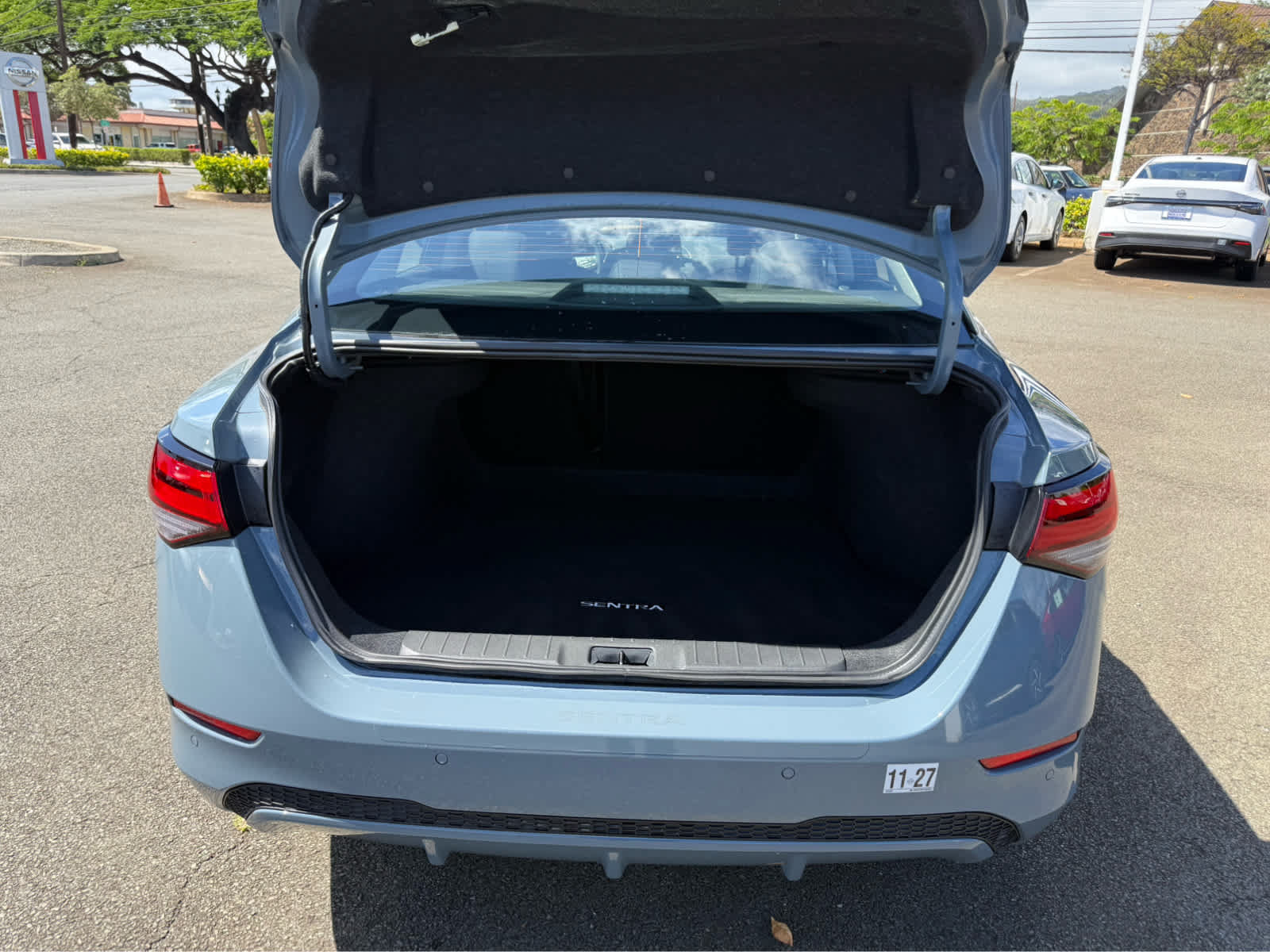 Used 2025 Nissan Sentra SV FWD image 11