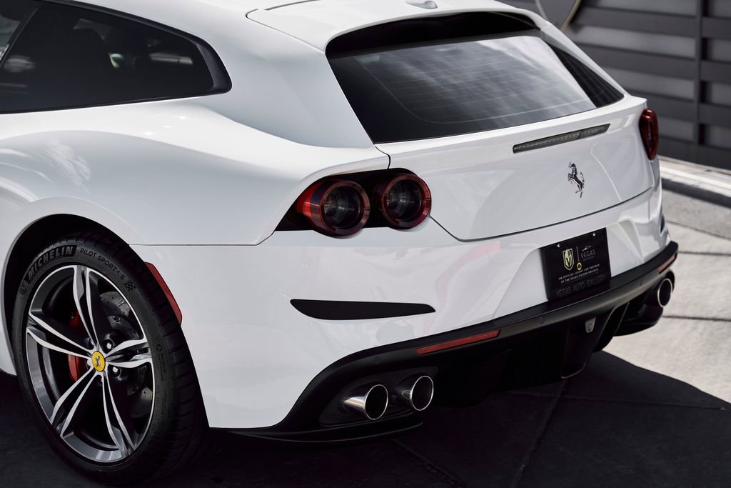 Used 2019 Ferrari GTC4Lusso AWD/4WD image 11