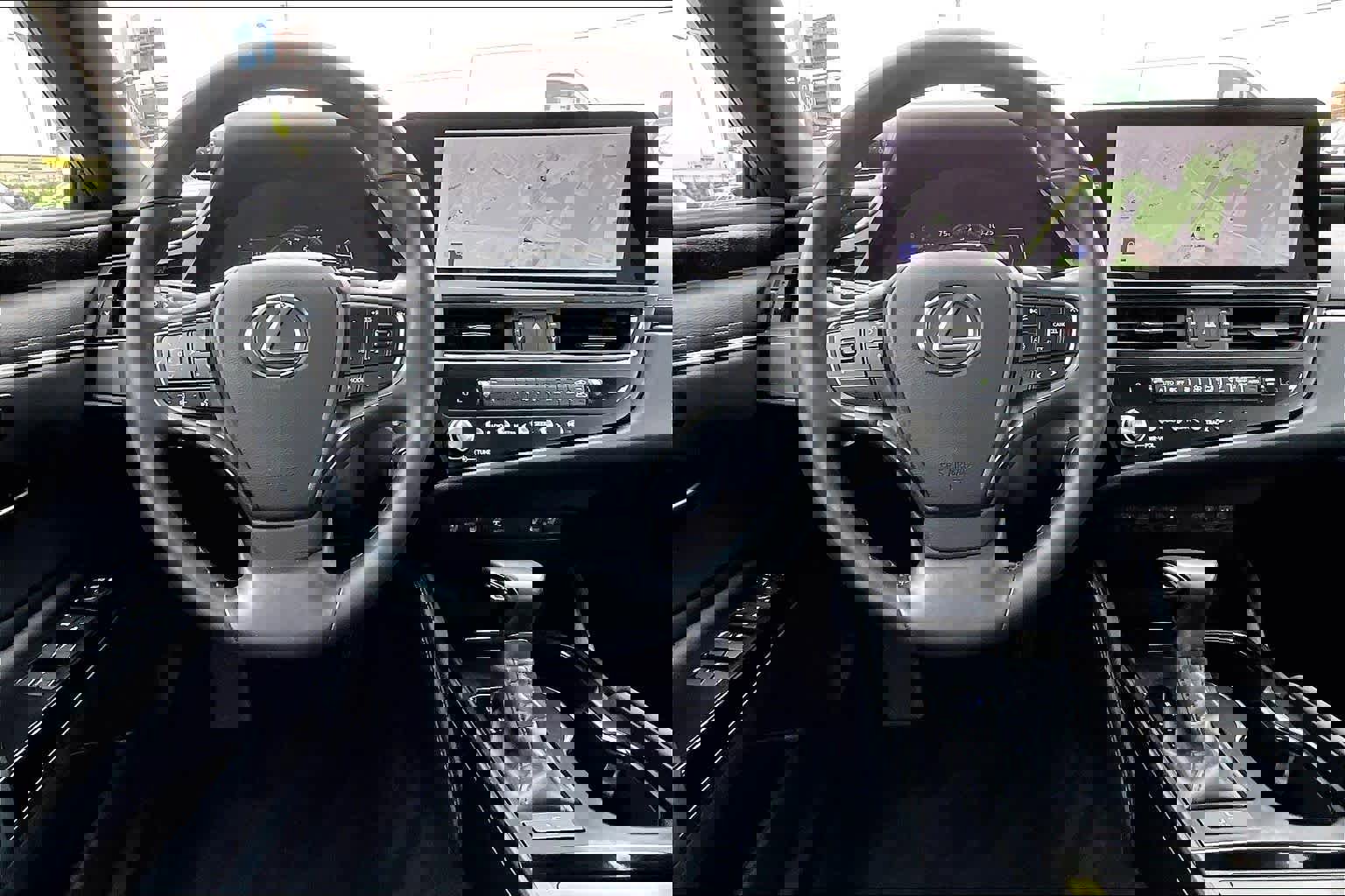 Used 2025 Lexus ES 350 w/ Premium Package image 6