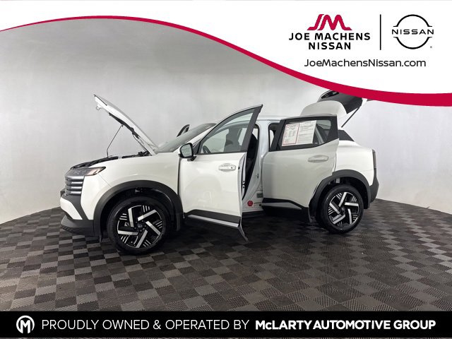 Certified 2025 Nissan Kicks SV w/ Illumination Package image 10