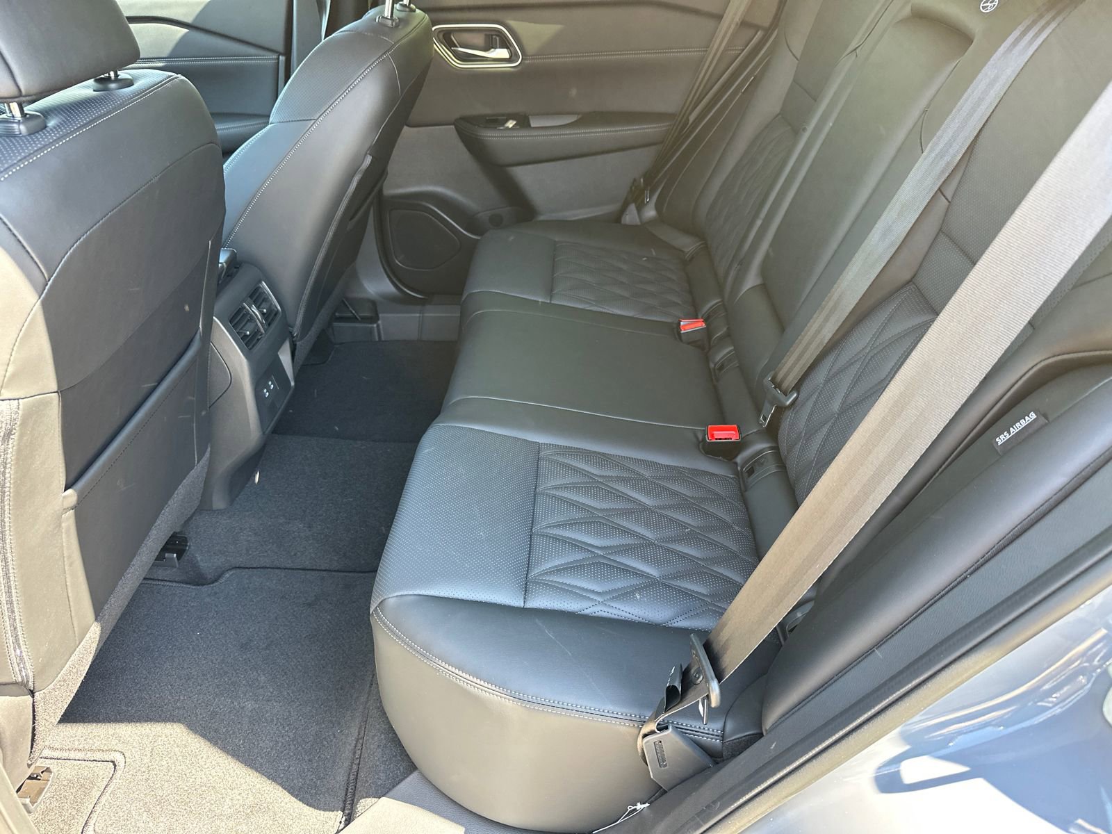 New 2026 Nissan Rogue Platinum image 18