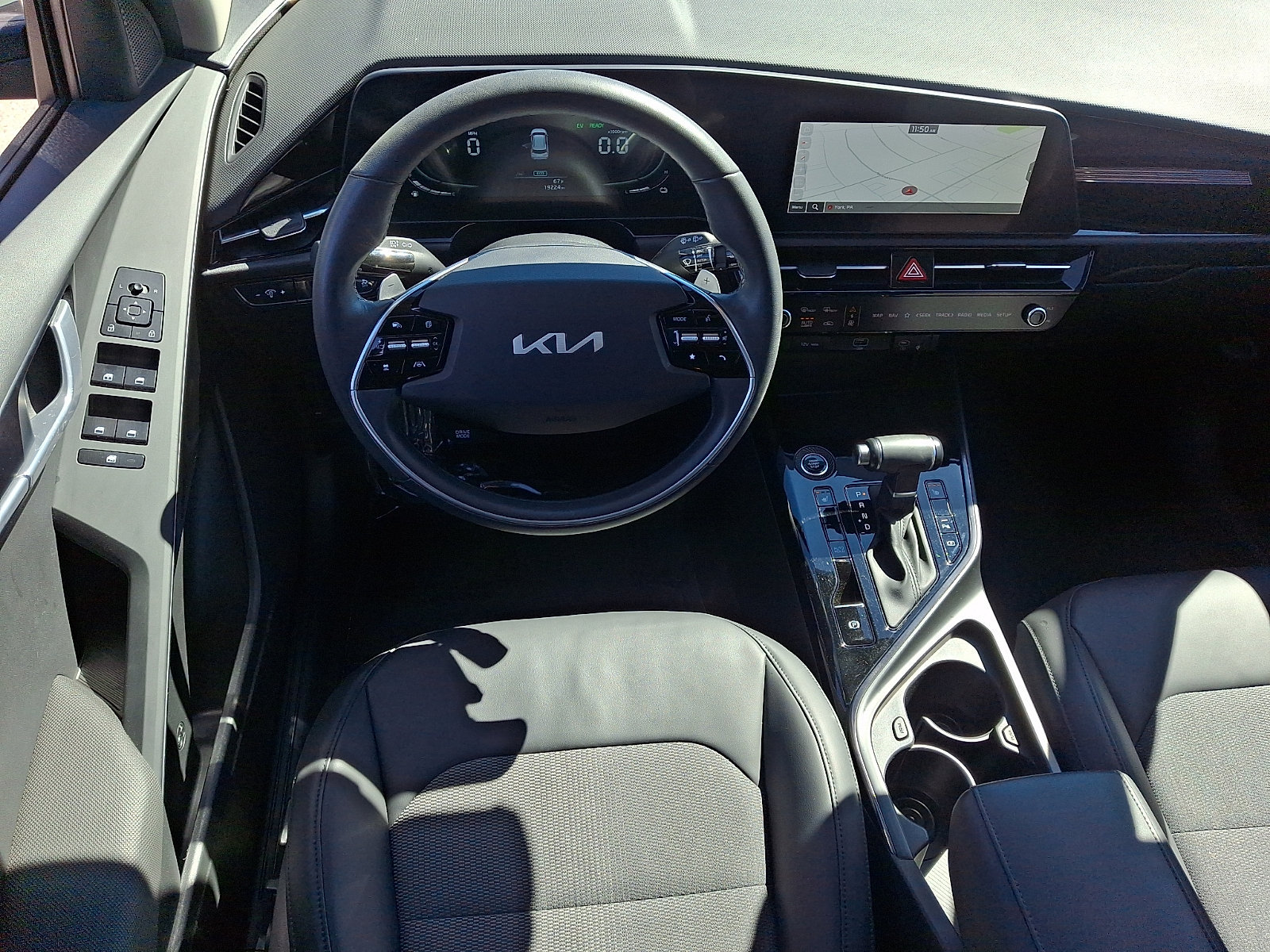 Certified 2023 Kia Niro EX FWD image 11