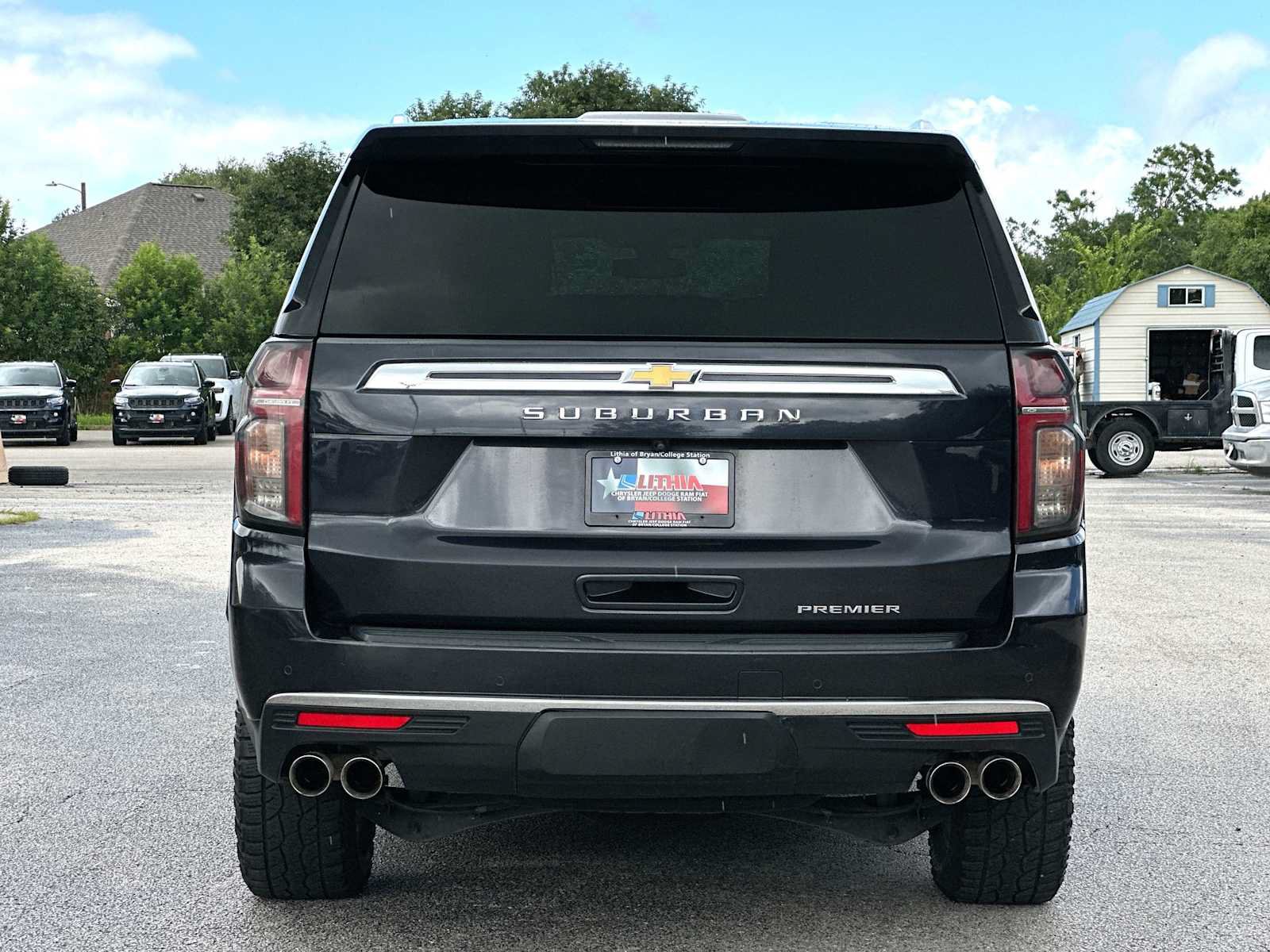 Used 2022 Chevrolet Suburban Premier AWD/4WD image 14