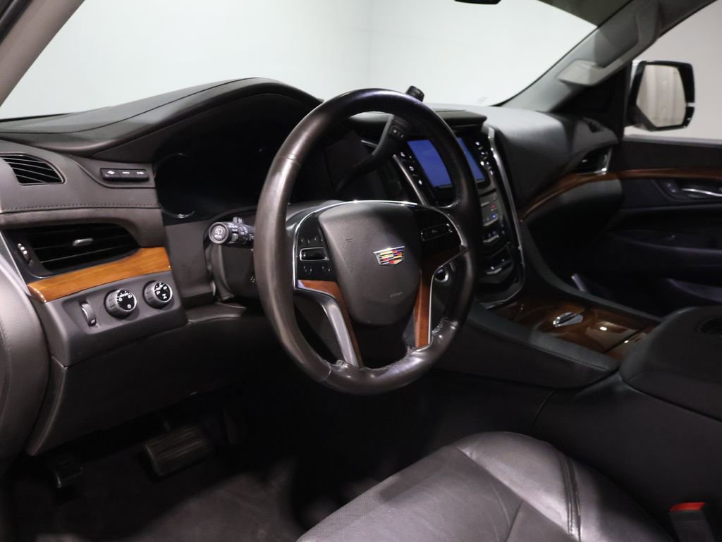 Used 2016 Cadillac Escalade Luxury image 18