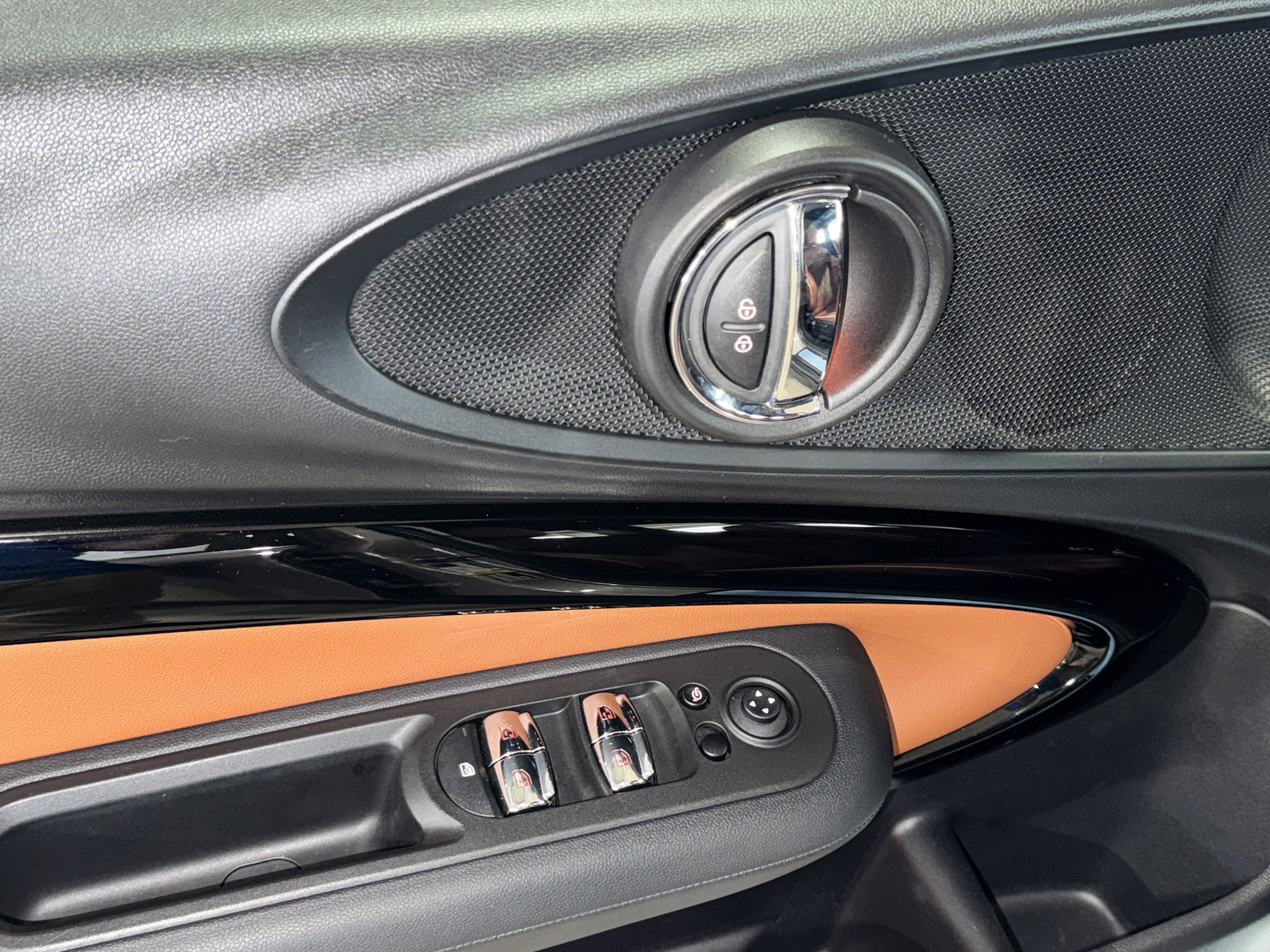 Used 2024 MINI Cooper Clubman S w/ Signature Upholstery Package image 21