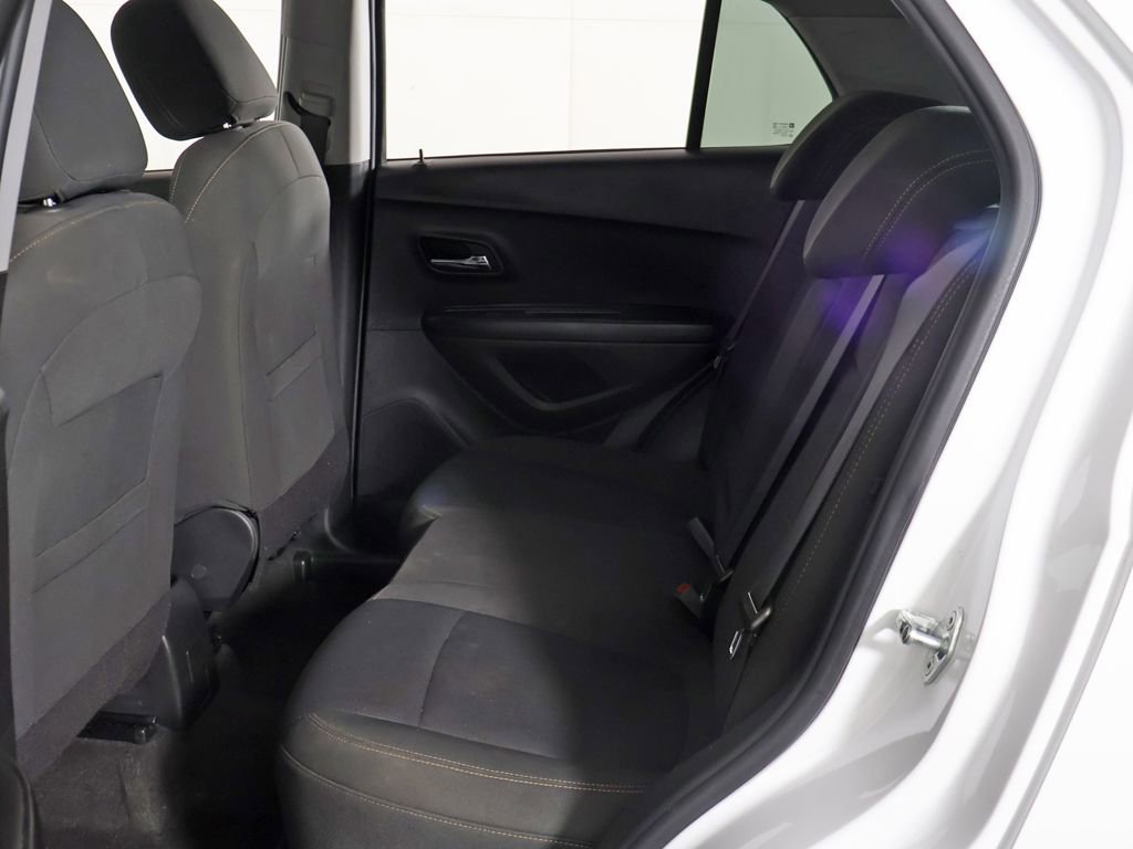 Used 2022 Chevrolet Trax LS AWD/4WD image 25