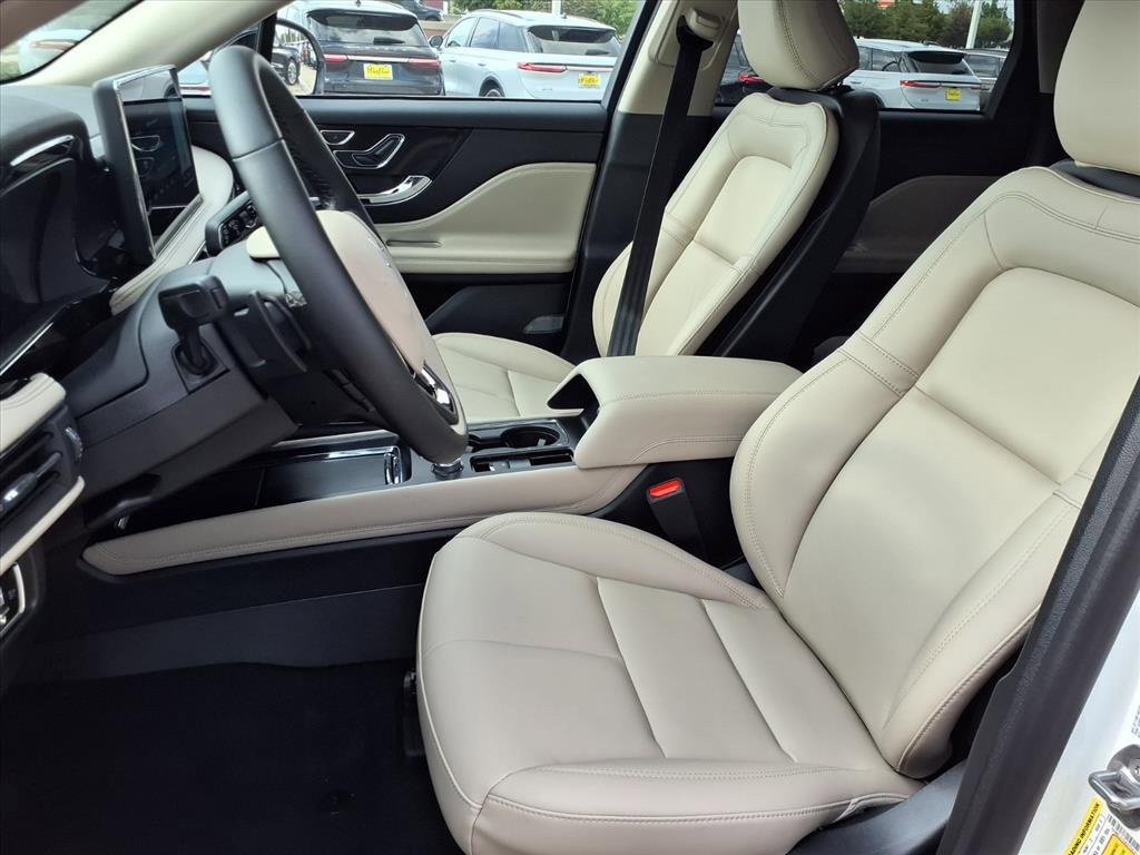 New 2026 Lincoln Corsair Premiere image 10