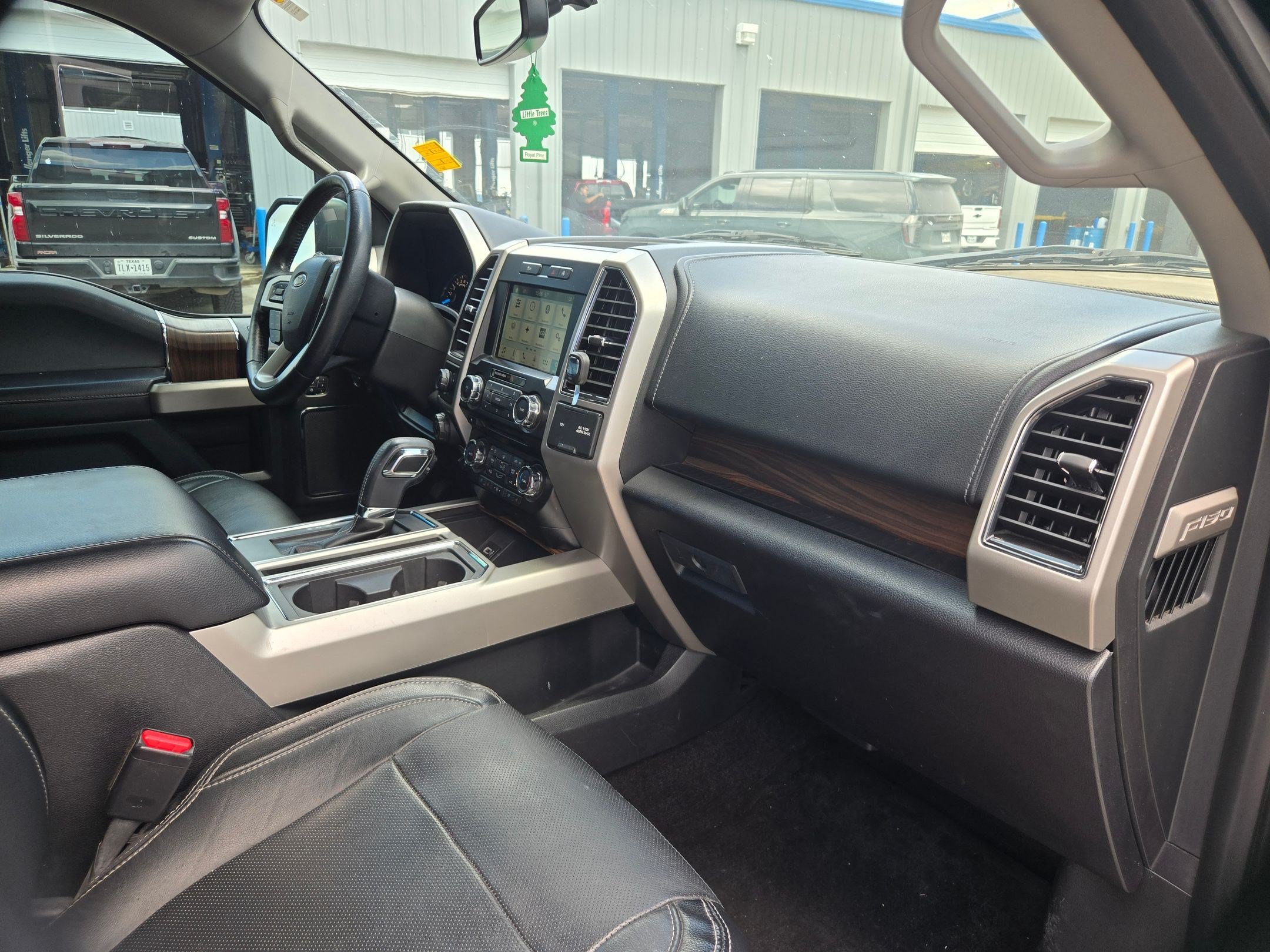 Used 2017 Ford F150 Lariat RWD image 22