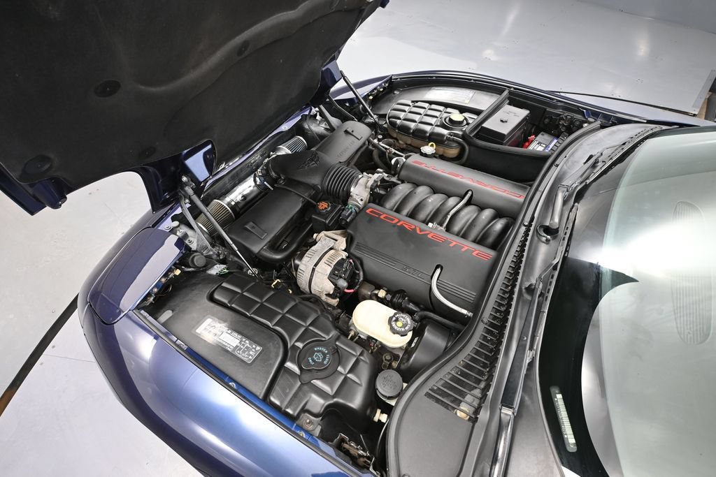 Used 2001 Chevrolet Corvette Convertible RWD image 28