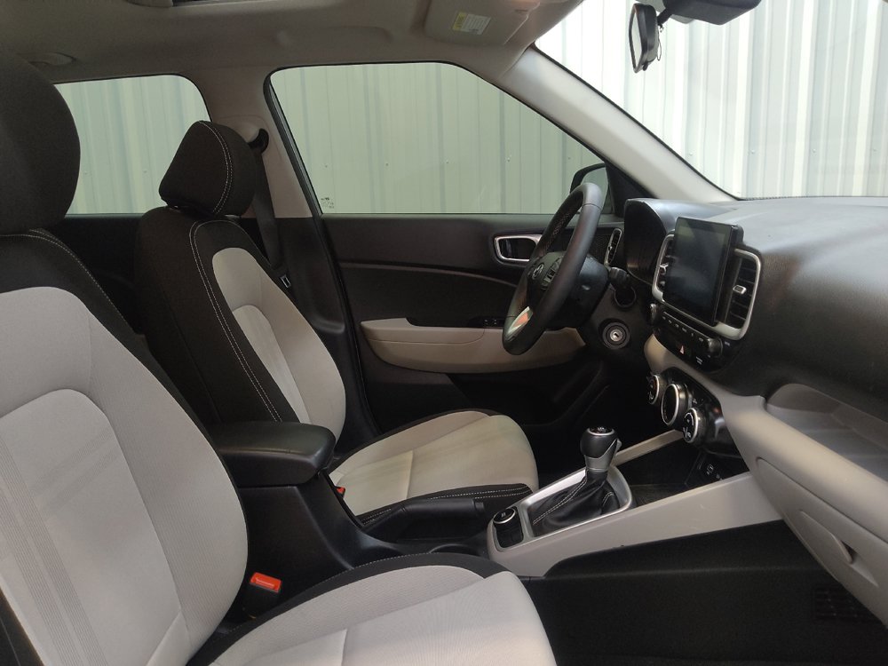 Used 2023 Hyundai Venue SEL FWD image 21