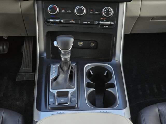 Certified 2022 Kia Carnival LX FWD image 24