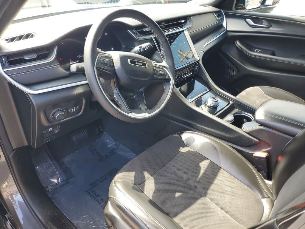 Used 2024 Jeep Grand Cherokee L Laredo image 24