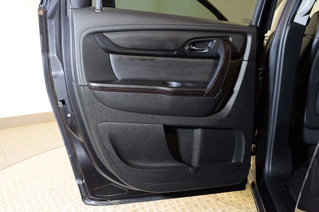 Used 2017 Chevrolet Traverse Premier image 27