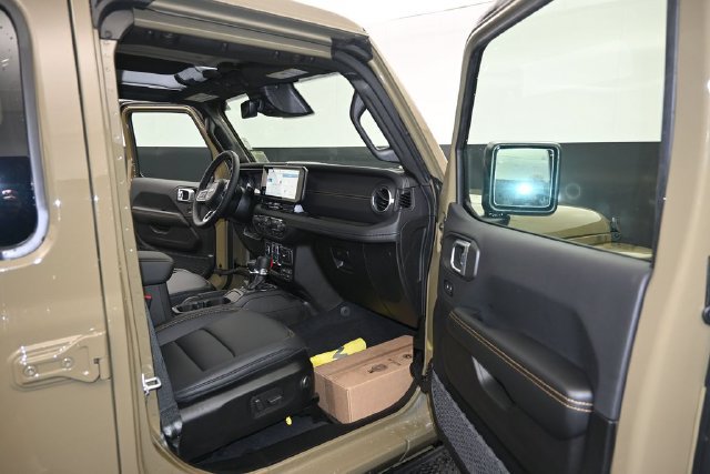 New 2026 Jeep Wrangler Unlimited Sahara AWD/4WD image 36