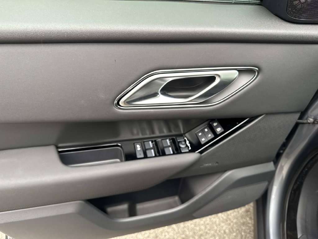 New 2026 Land Rover Range Rover Velar S AWD/4WD image 19