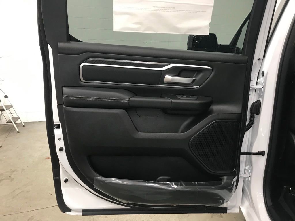 New 2026 RAM 1500 4x4 Crew Cab image 27