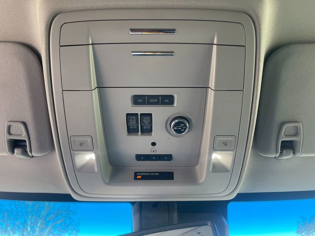 Used 2018 Chevrolet Tahoe LT w/ Z71 Midnight Edition AWD/4WD image 22