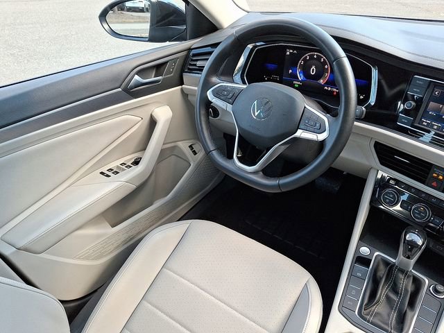 Certified 2023 Volkswagen Jetta SE image 14