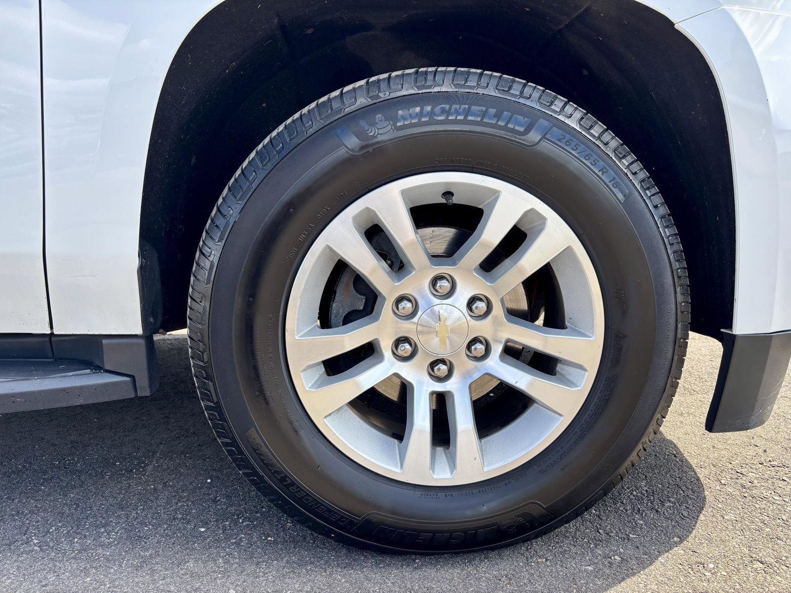 Used 2018 Chevrolet Suburban LT AWD/4WD image 27