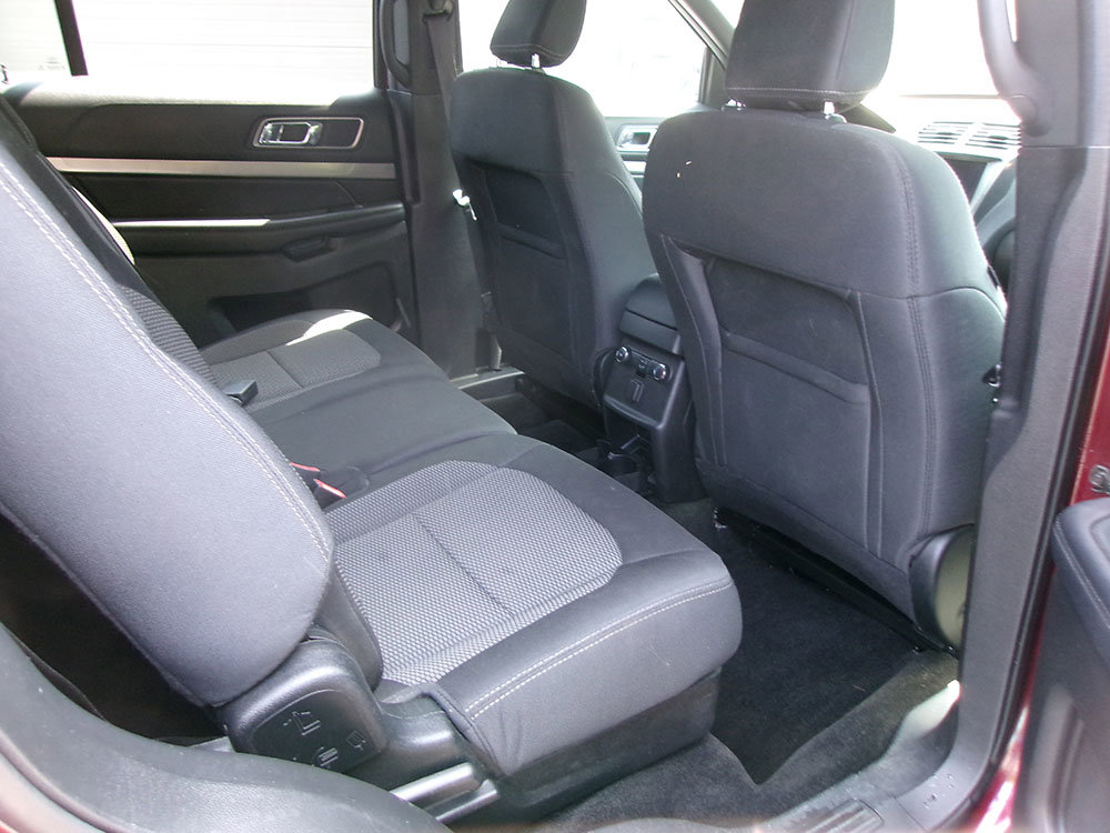 Used 2018 Ford Explorer XLT w/ Equipment Group 201A AWD/4WD image 11